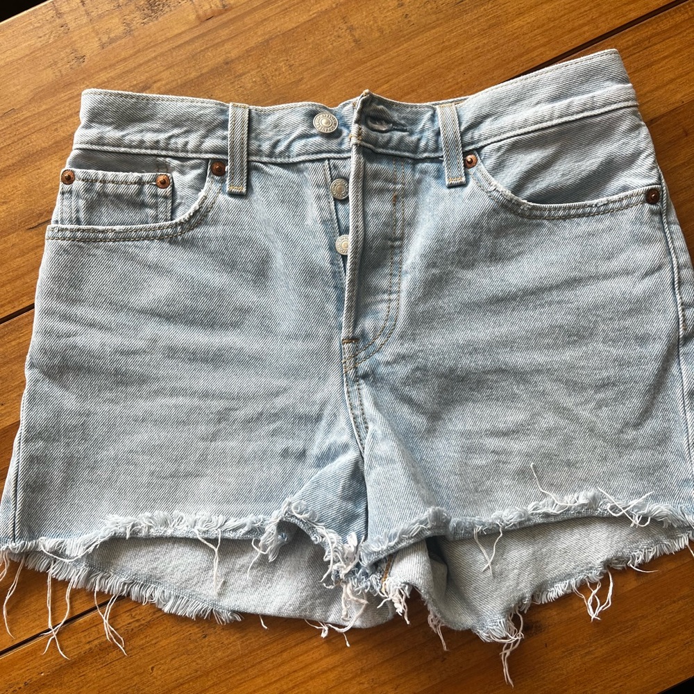 Levi Wedgie Button Fly Shorts